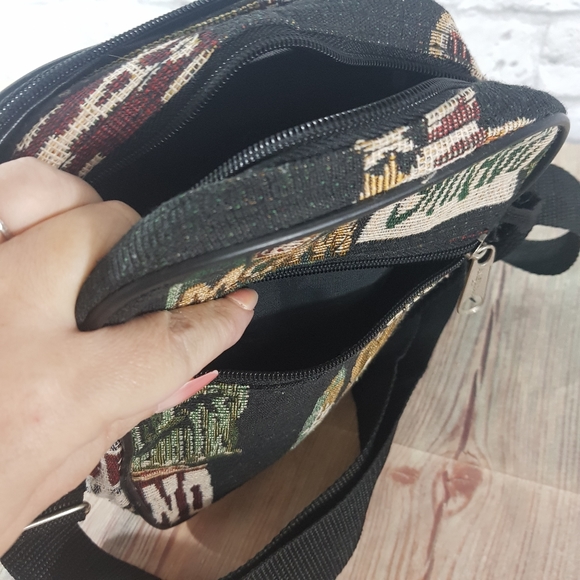 American Uni VTG Tapestry Multi Crossbody - Picture 9 of 13